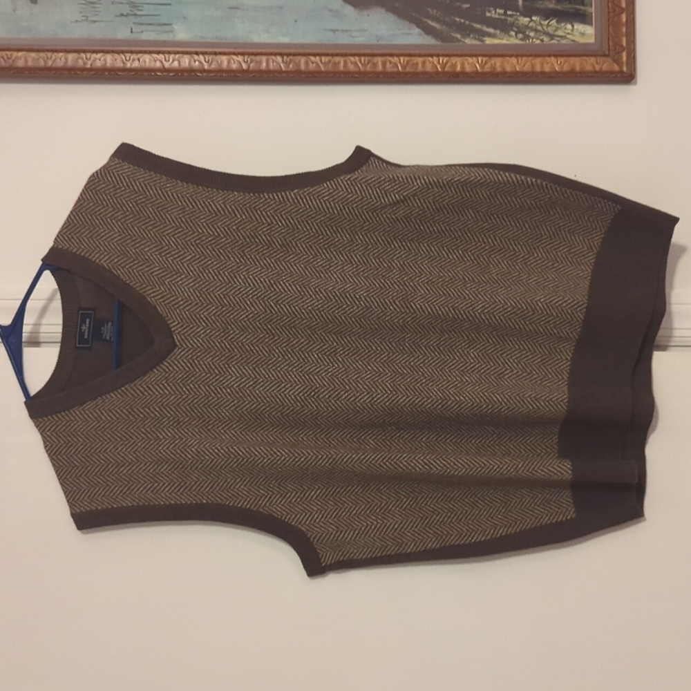 Dockers vest Large *Make an Offer*
